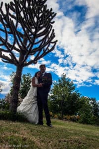 01-mariage-marie-alain-château-de-féligonde-arbre-cactus-resfbIS